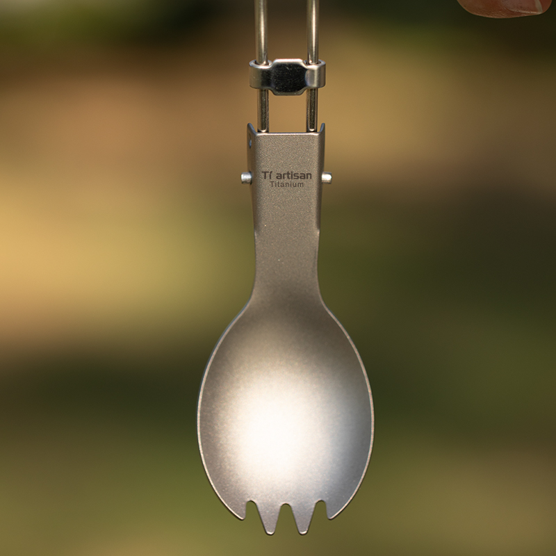 ملعقة وشوكة من التيتانيوم خفيف - مراجعة Camping Cooking Oil Container وسعره